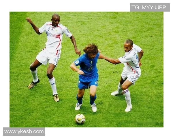 足球明星穿11号的传奇故事与他们的辉煌成就揭秘 足球明星穿11号的传奇故事与他们的辉煌成就揭秘