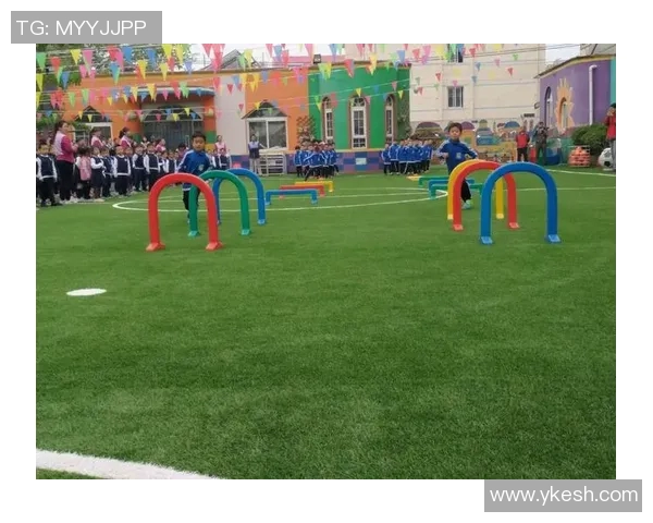 足球明星的精彩瞬间与炫酷技巧大揭秘,带你领略绿茵场上的骚操作与绝妙配合 足球明星的精彩瞬间与炫酷技巧大揭秘,带你领略绿茵场上的骚操作与绝妙配合