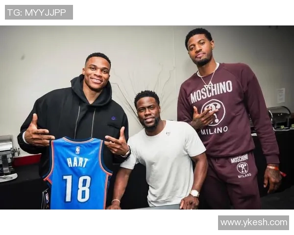 乔治与足球明星亲密合影精彩瞬间全景展示尽在此处 乔治与足球明星亲密合影精彩瞬间全景展示尽在此处