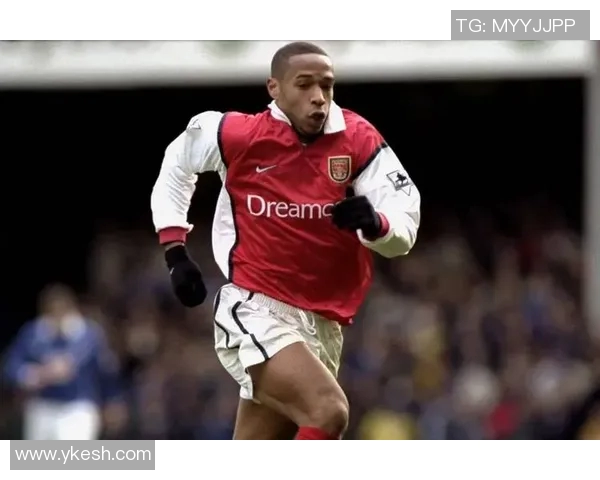 各大足球明星在赛季中的精彩表现与成就分析