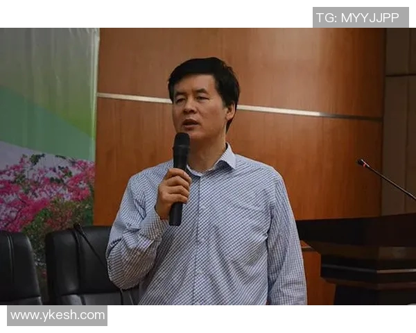 中国足球教练的现状与发展探讨及其对中国足球未来的影响分析