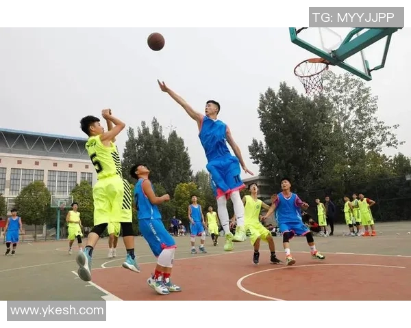 篮球明星宝丰的传奇之路与青春岁月的奋斗故事